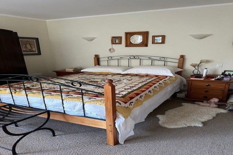 Photo of property in 1a Tui Crescent, Waikanae, 5036