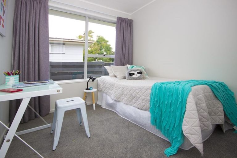 Photo of property in 8 Carbery Place, Manurewa, Auckland, 2102