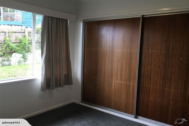 Photo of property in 1/4 Pemberton Avenue, Bayview, Auckland, 0629