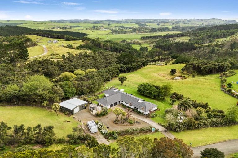 Photo of property in 158 Mcleod Road, South Head, Helensville, 0874