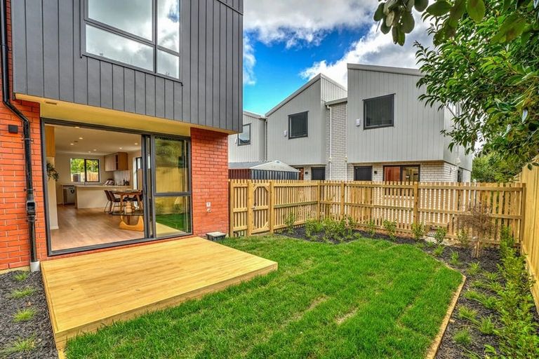 Photo of property in 1/31 Normandy Place, Henderson, Auckland, 0610