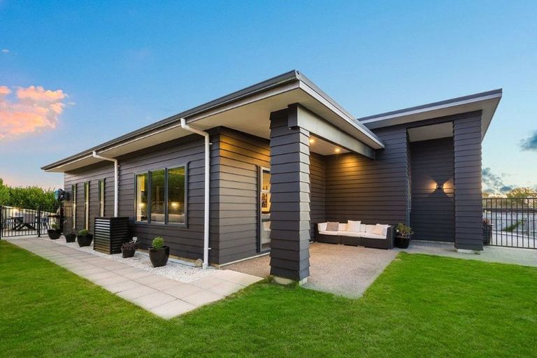 Photo of property in 12 Mo Street, Camborne, Porirua, 5026