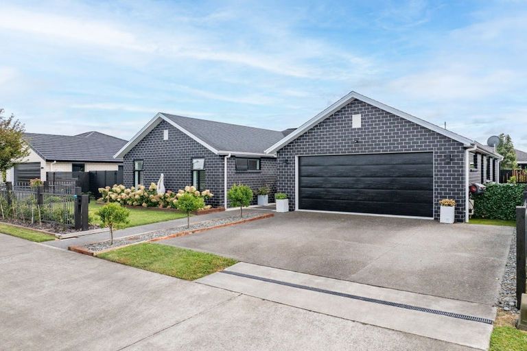 Photo of property in 26 Rose Leigh Drive, Cambridge, 3434