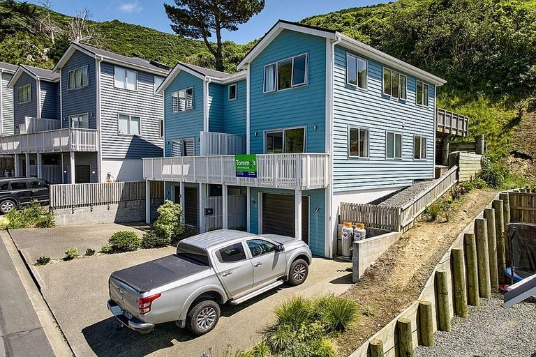 Photo of property in 10a Rarangi Way, Owhiro Bay, Wellington, 6023