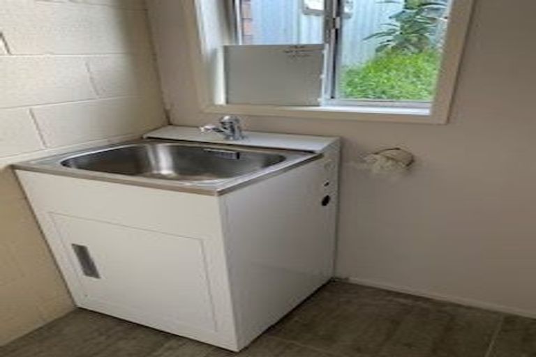 Photo of property in 1/57 Chartwell Avenue, Glenfield, Auckland, 0629