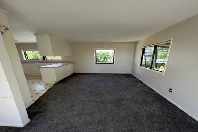 Photo of property in 28 Orton Street, Glenfield, Auckland, 0627