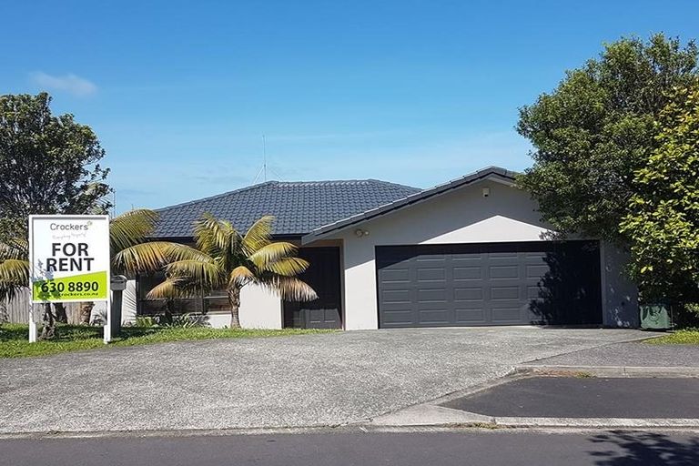 Photo of property in 11 Trotting Terrace, Fairview Heights, Auckland, 0632