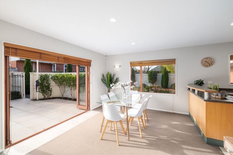 Photo of property in 21a Bryndwr Road, Fendalton, Christchurch, 8052