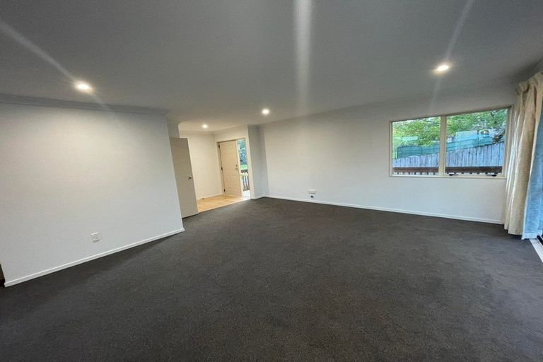 Photo of property in 22 Killygordon Place, Massey, Auckland, 0614