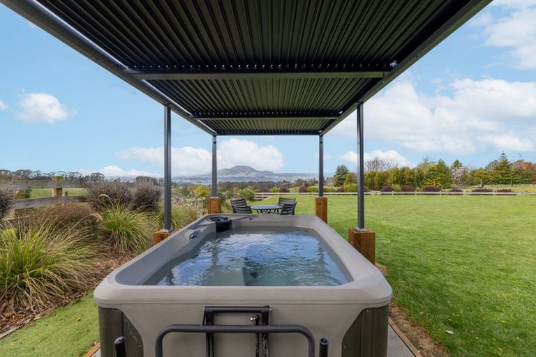 Photo of property in 67 Lomond Grove, Acacia Bay, Taupo, 3385