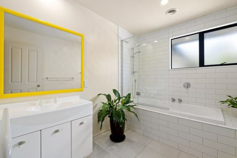 Photo of property in 4 Aspinall Street, Wanaka, 9305