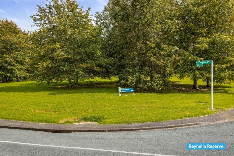 Photo of property in 98 Reynella Drive, Massey, Auckland, 0614