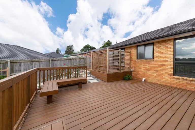 Photo of property in 61 Tiriwa Drive, Massey, Auckland, 0614