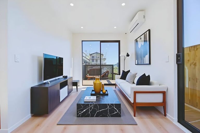 Photo of property in 16 Oopunga Road, Pukekohe, 2120