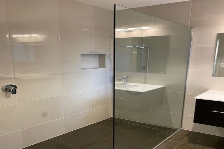 Photo of property in 1/19-23 Matipo Road, Mairangi Bay, Auckland, 0630