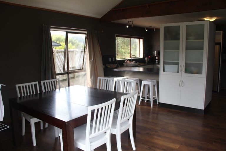 Photo of property in 32 Burbank Crescent, Churton Park, Wellington, 6037