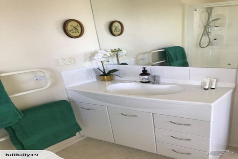 Photo of property in 6 Saint Hill Lane, Havelock North, 4130