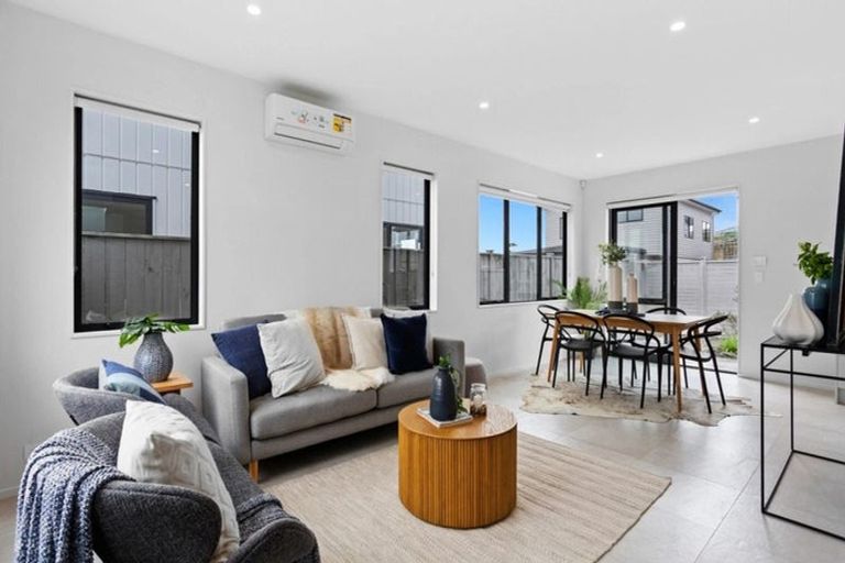 Photo of property in 43 Adlam Lane, Takanini, 2112