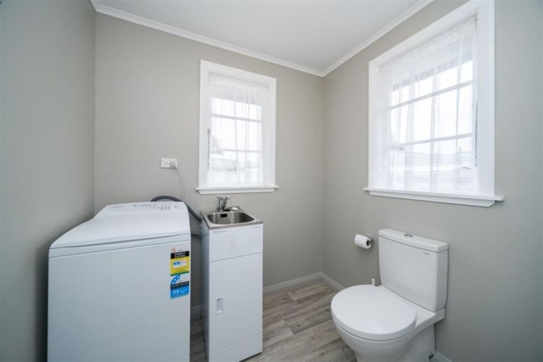 Photo of property in 2 Chester Crescent, West End, Palmerston North, 4410