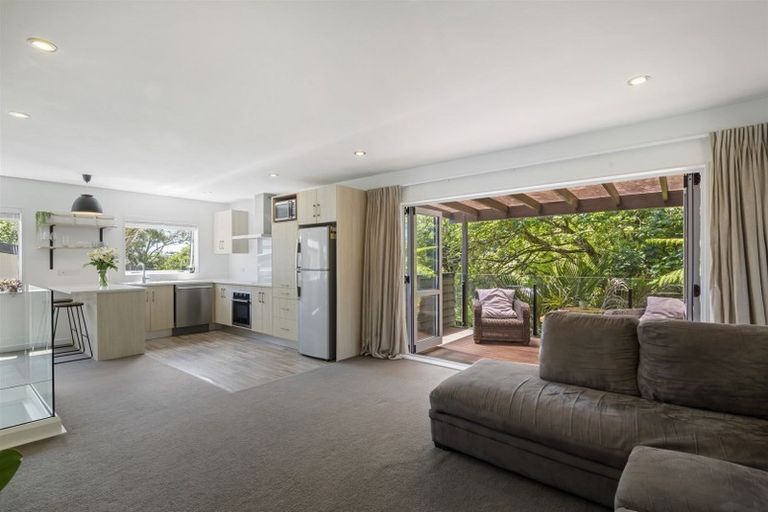 Photo of property in 2c Zion Road, Birkenhead, Auckland, 0626