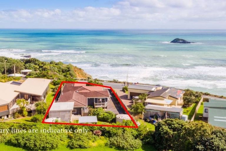 Photo of property in 50 Waitea Road, Muriwai, 0881