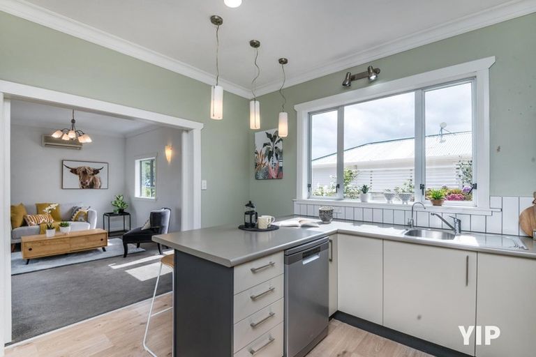 Photo of property in 21 Handyside Street, Tawa, Wellington, 5028