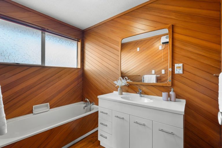 Photo of property in 52 Gladson Avenue, Sockburn, Christchurch, 8042