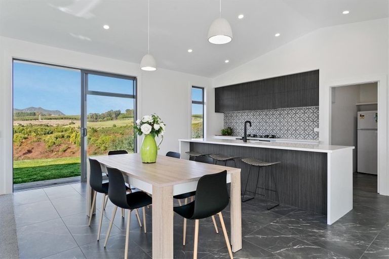 Photo of property in 47 Botanical Heights Drive, Waipahihi, Taupo, 3330