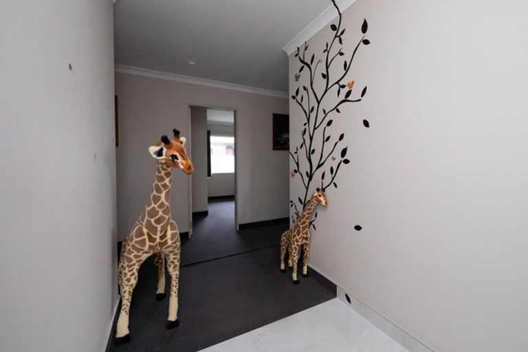 Photo of property in 7 Barry Curtis Place, Levin, 5510