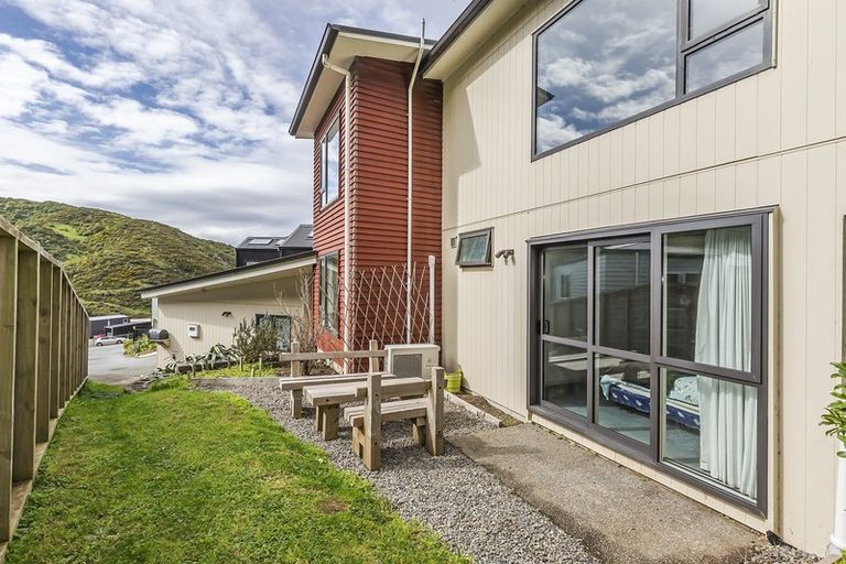 Photo of property in 28 Rarangi Way, Owhiro Bay, Wellington, 6023