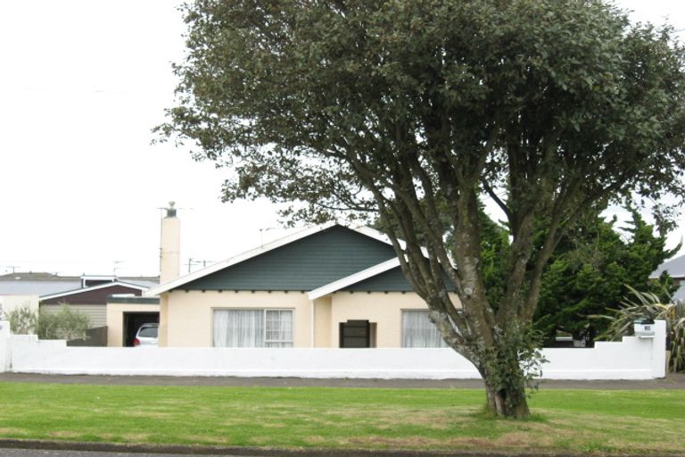 Photo of property in 19 Record Street, Fitzroy, New Plymouth, 4312