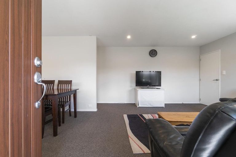 Photo of property in 2a Newham Place, Henderson, Auckland, 0612