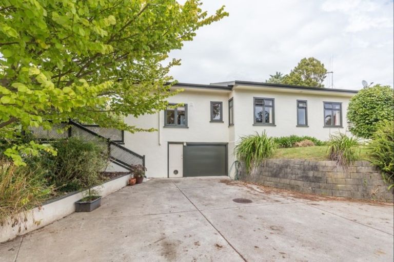 Photo of property in 26 Kawiu Road, Levin, 5510