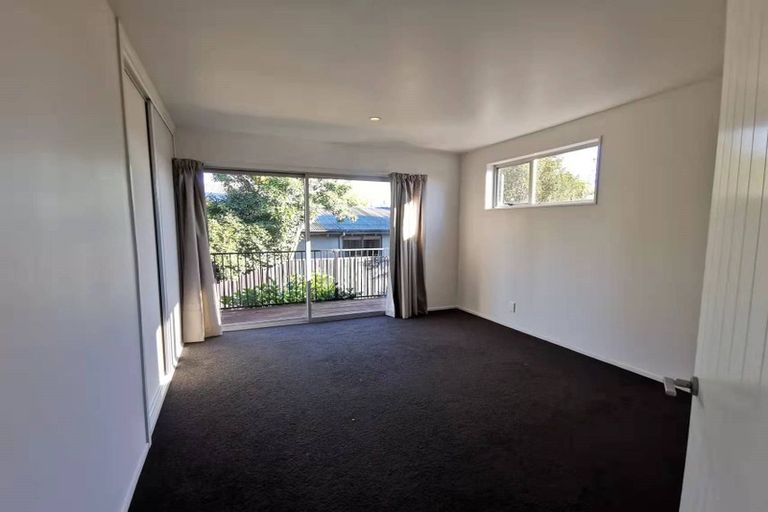 Photo of property in 32 Ambleside Drive, Burnside, Christchurch, 8053