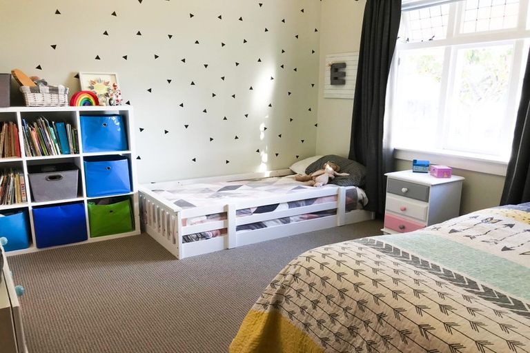 Photo of property in 9 Walsh Road, Westown, New Plymouth, 4310