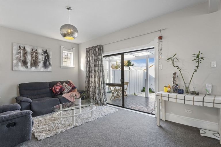 Photo of property in 82 Olliviers Road, Phillipstown, Christchurch, 8011