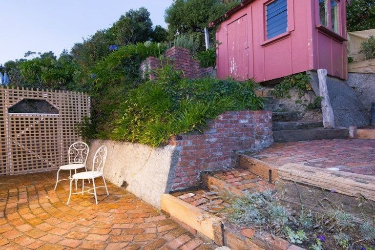 Photo of property in 134 Kelburn Parade, Kelburn, Wellington, 6012