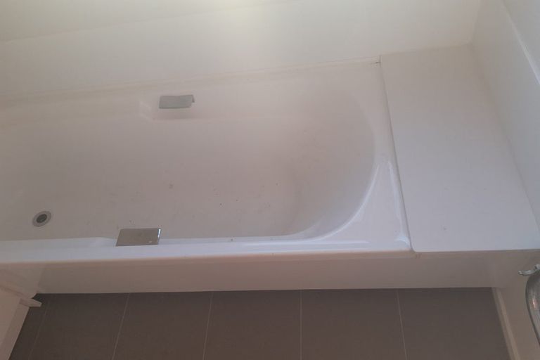 Photo of property in 3/13 Aorangi Place, Birkenhead, Auckland, 0626