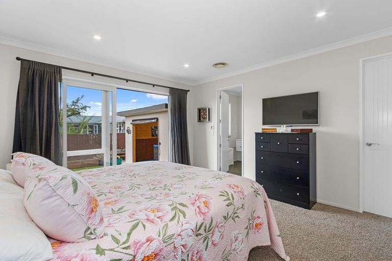 Photo of property in 92 Halberg Street, Dallington, Christchurch, 8061