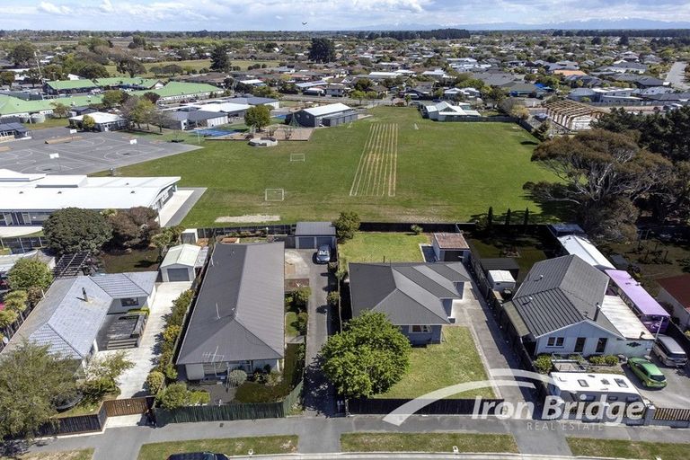 Photo of property in 33 Lamorna Road, Parklands, Christchurch, 8083