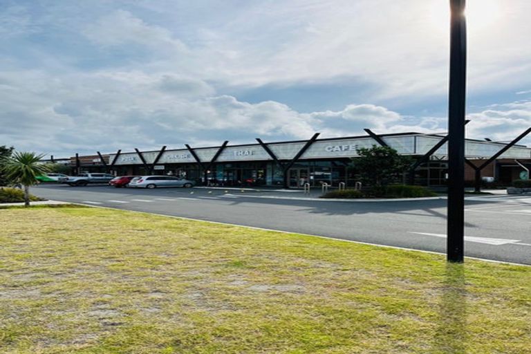 Photo of property in 25 Grabella Place, Papamoa Beach, Papamoa, 3118