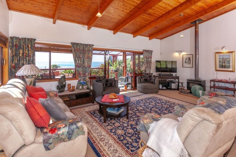 Photo of property in 124 Titiro Place, Onemana, Whangamata, 3691