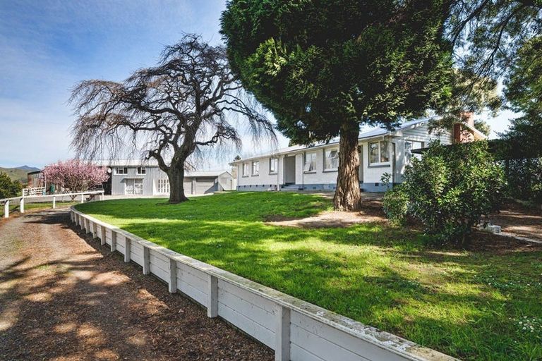 Photo of property in 2 Swamp Road, Dillons Point, Blenheim, 7273