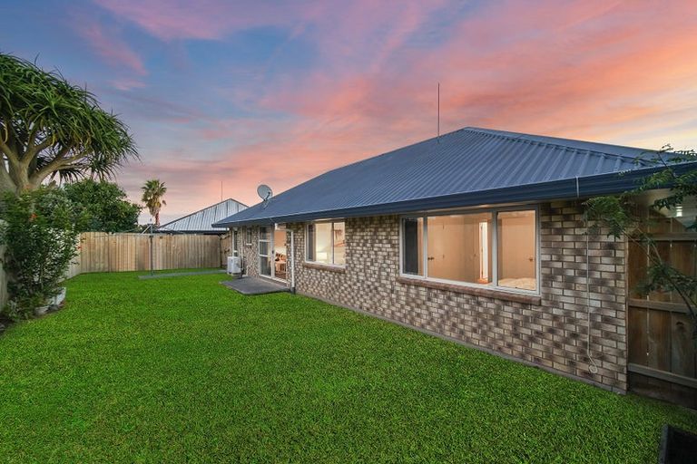 Photo of property in 1/19 Wai Iti Place, Clendon Park, Auckland, 2103