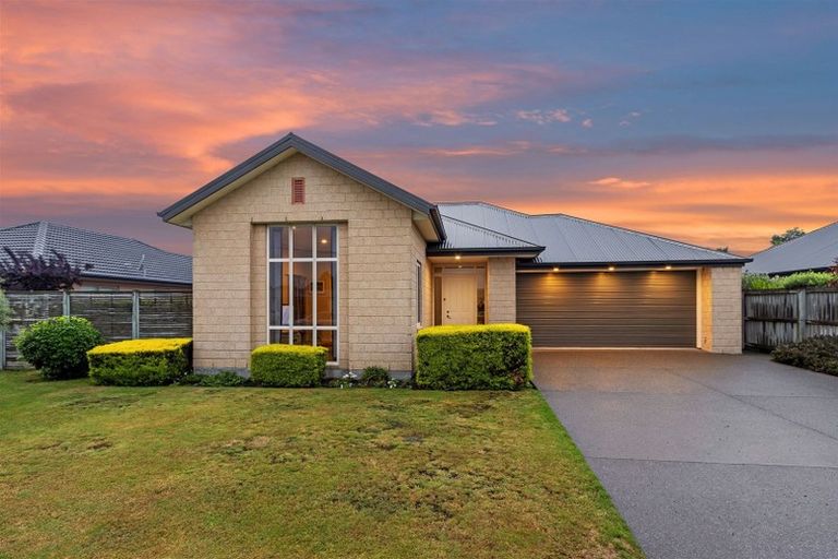 Photo of property in 59 Inwoods Road, Parklands, Christchurch, 8083