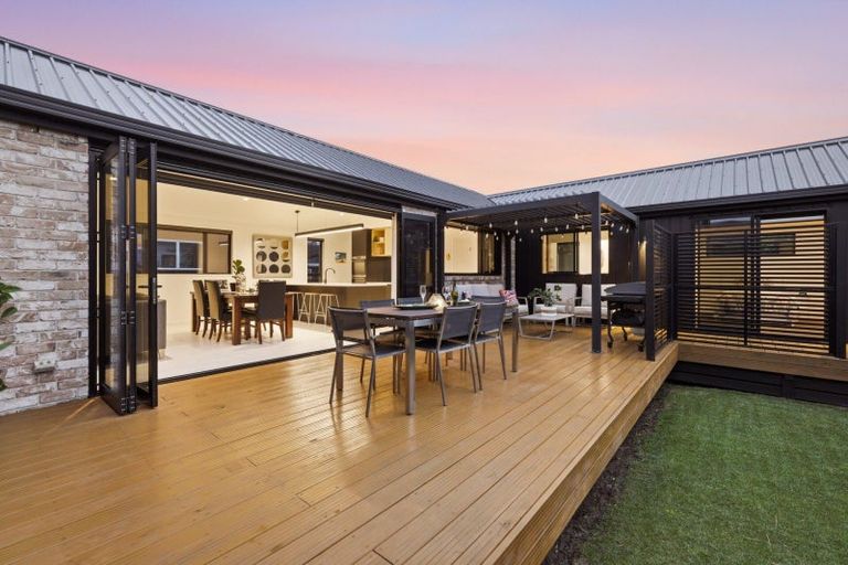 Photo of property in 8 Motiti Road, Papamoa Beach, Papamoa, 3118