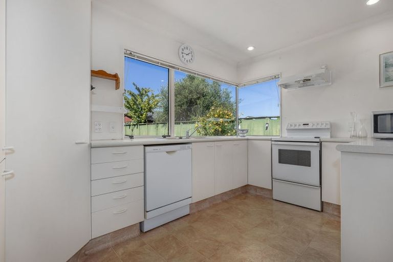 Photo of property in 73a Ngaio Road, Waikanae, 5036