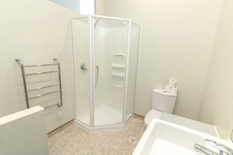 Photo of property in Stadium Garden Flats, 210/107 Thorndon Quay, Pipitea, Wellington, 6011