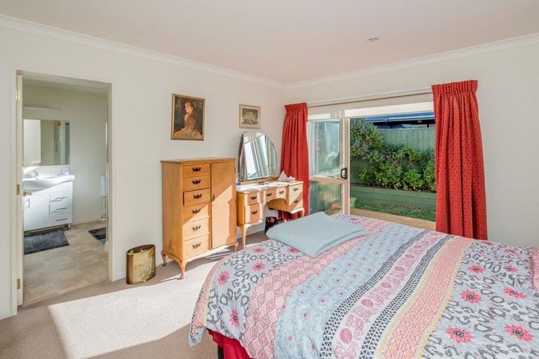 Photo of property in 39 Rutherford Drive, Waikanae Beach, Waikanae, 5036