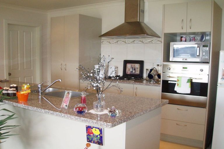 Photo of property in 220 Schnapper Rock Road, Schnapper Rock, Auckland, 0632